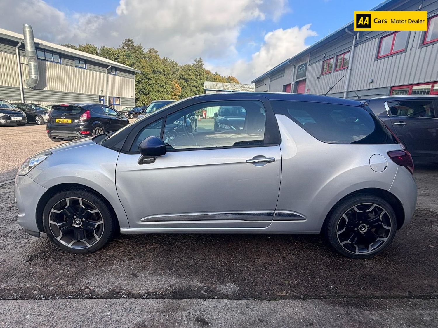 Used Citroen DS3 2014 for sale - 76174579: Photo 4
