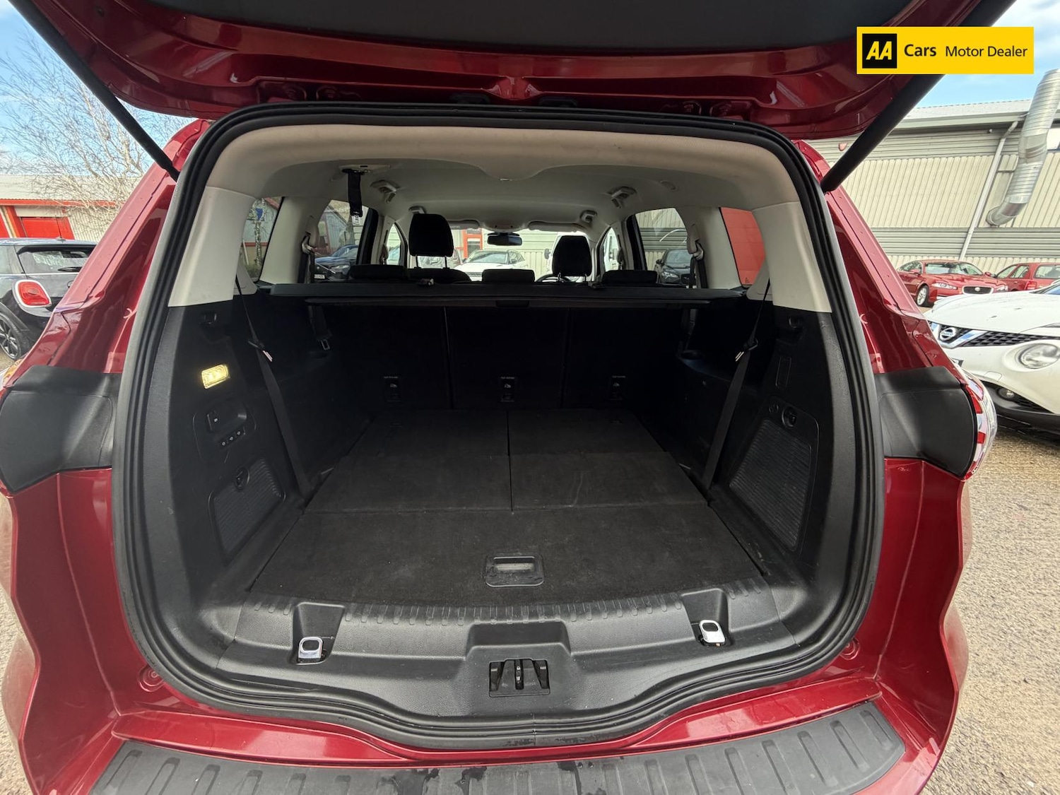 Used Ford S-Max 2015 for sale - 77353965: Photo 24