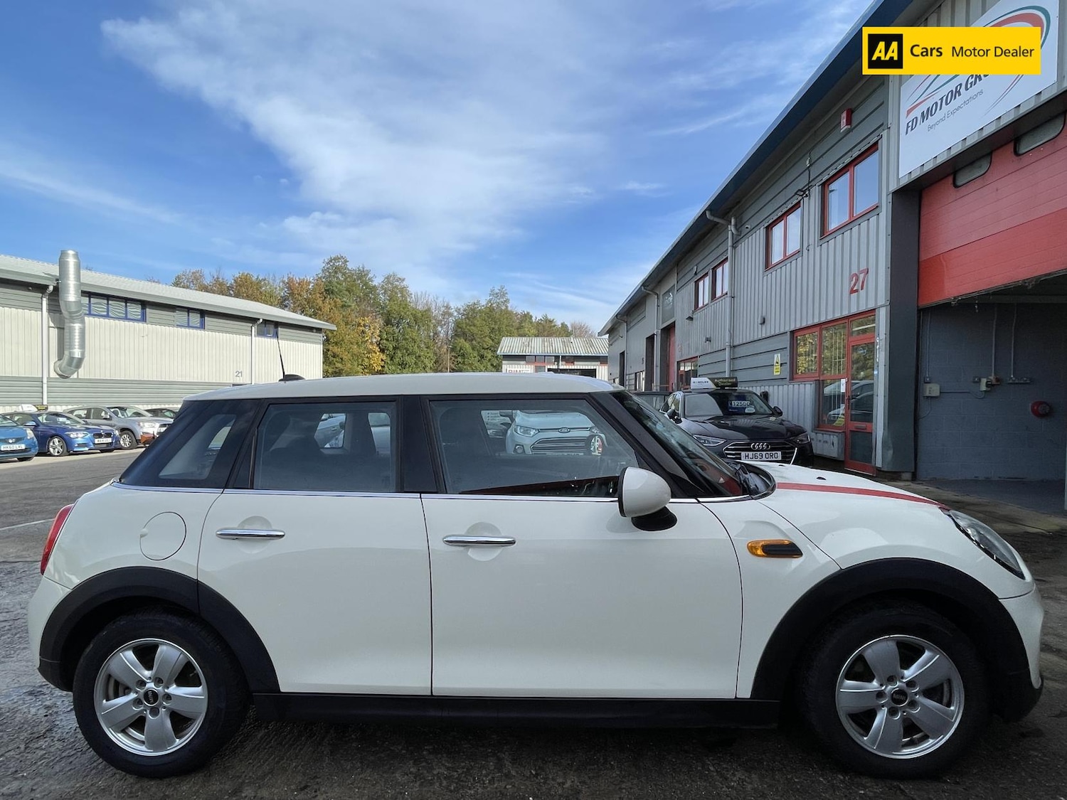 Used MINI Hatch 2015 for sale - 76580922: Photo 8