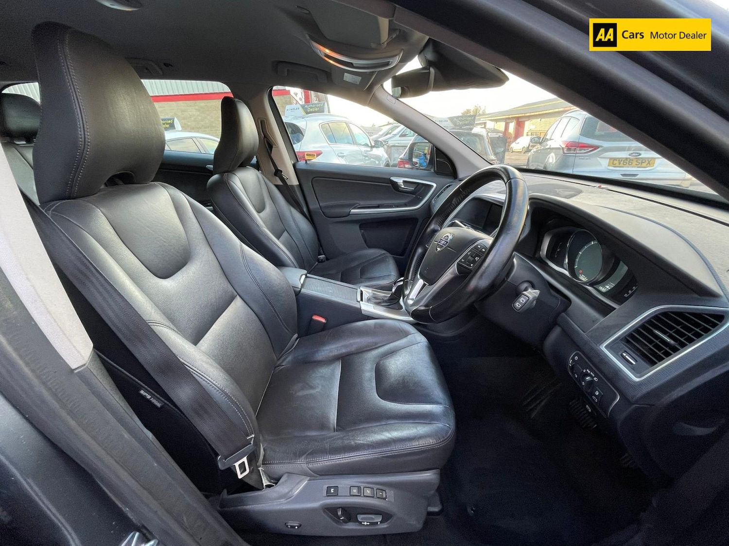 Used Volvo XC60 2015 for sale - 76336034: Photo 9