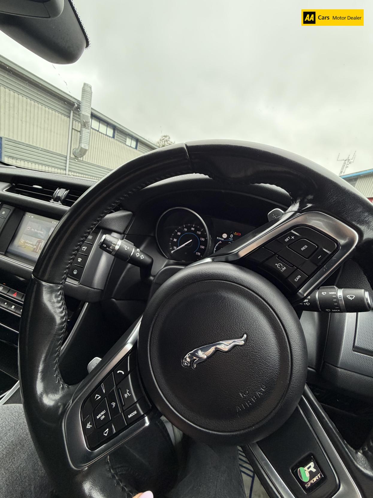 Used Jaguar XF 2018 for sale - 77903508: Photo 13