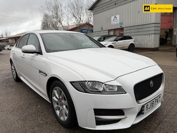 Used Jaguar XF 2018 for sale - 77903508: Photo