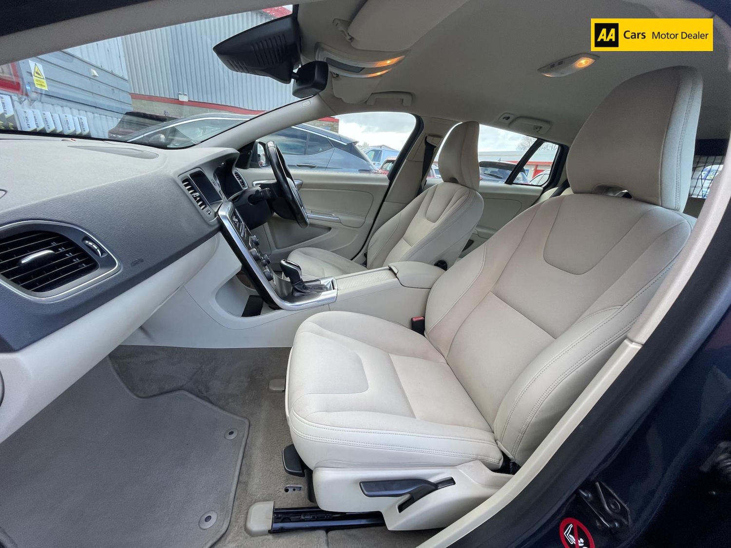 Used Volvo V60 2012 for sale - 77300651: Photo 11