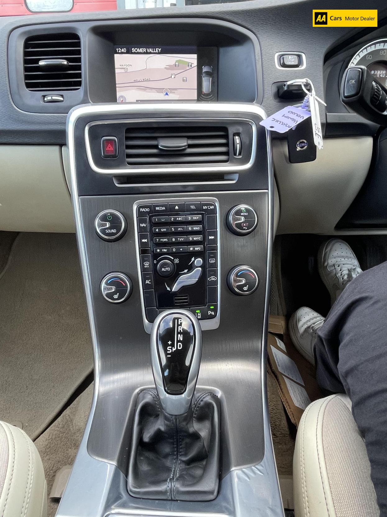 Used Volvo V60 2012 for sale - 77300651: Photo 15