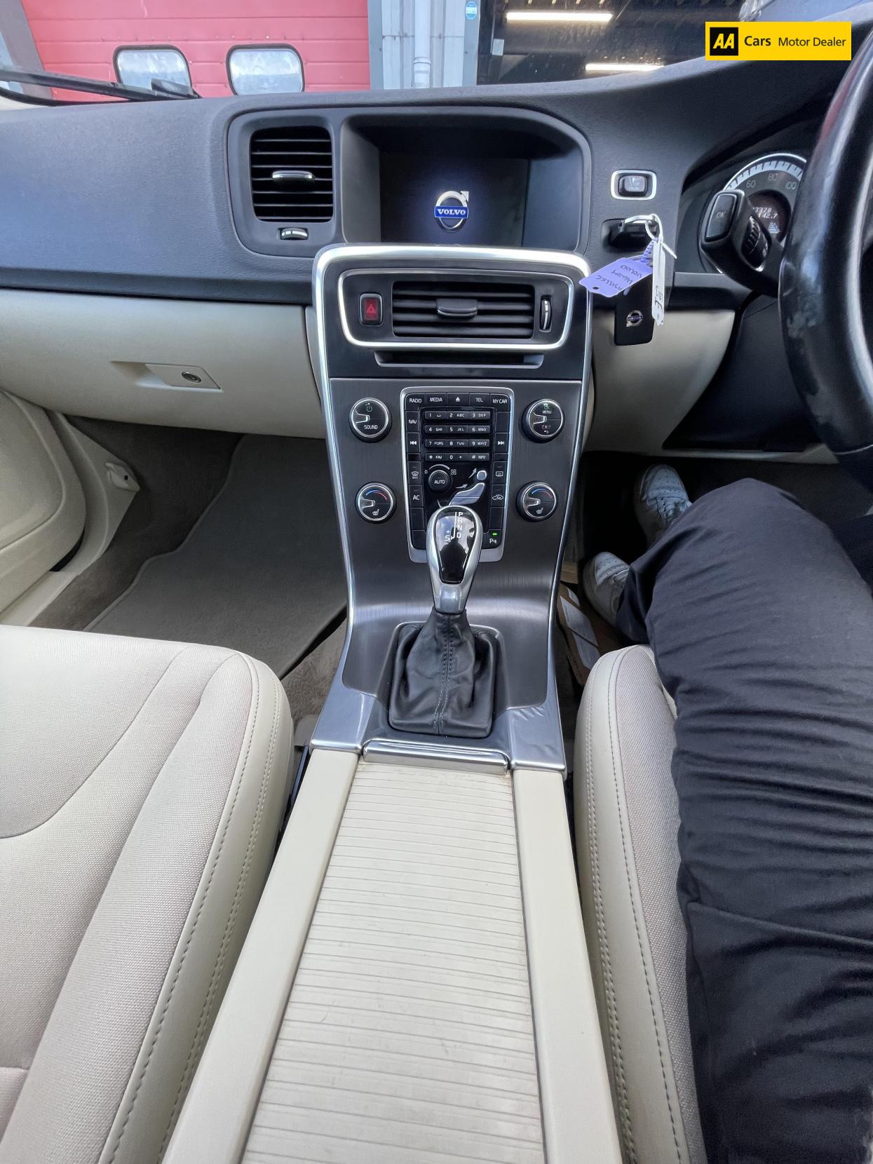 Used Volvo V60 2012 for sale - 77300651: Photo 16