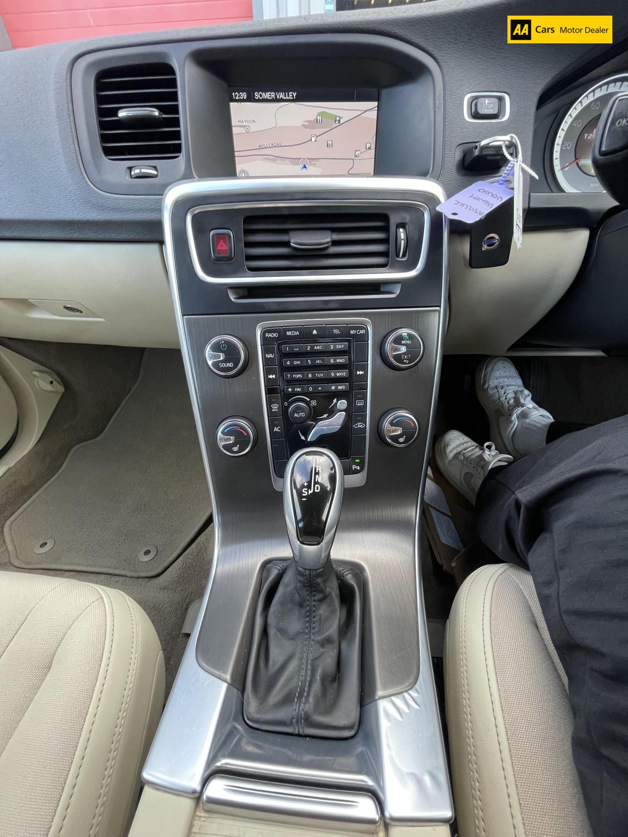 Used Volvo V60 2012 for sale - 77300651: Photo 17