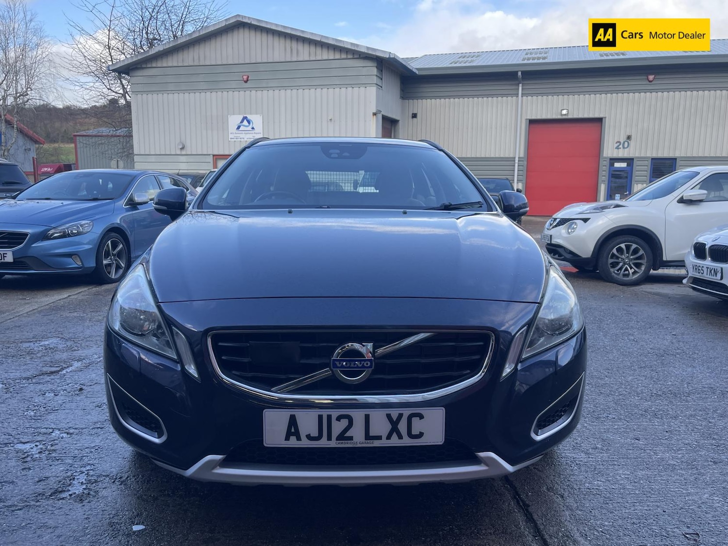 Used Volvo V60 2012 for sale - 77300651: Photo 2