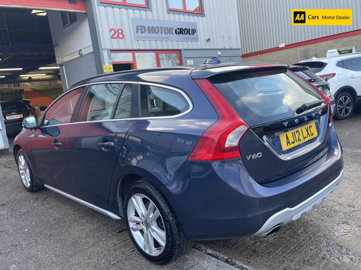 Used Volvo V60 2012 for sale - 77300651: Photo 5
