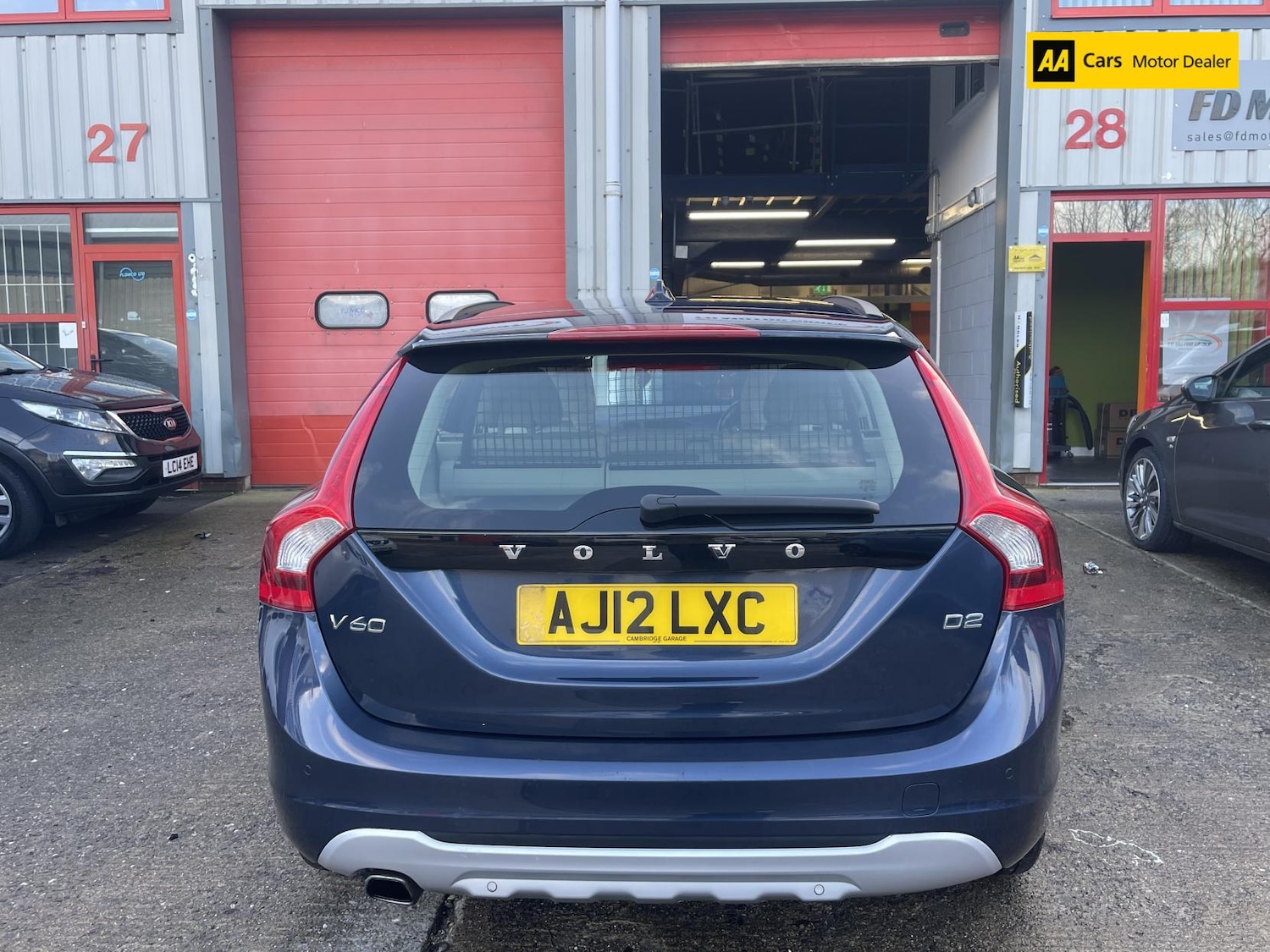 Used Volvo V60 2012 for sale - 77300651: Photo 6