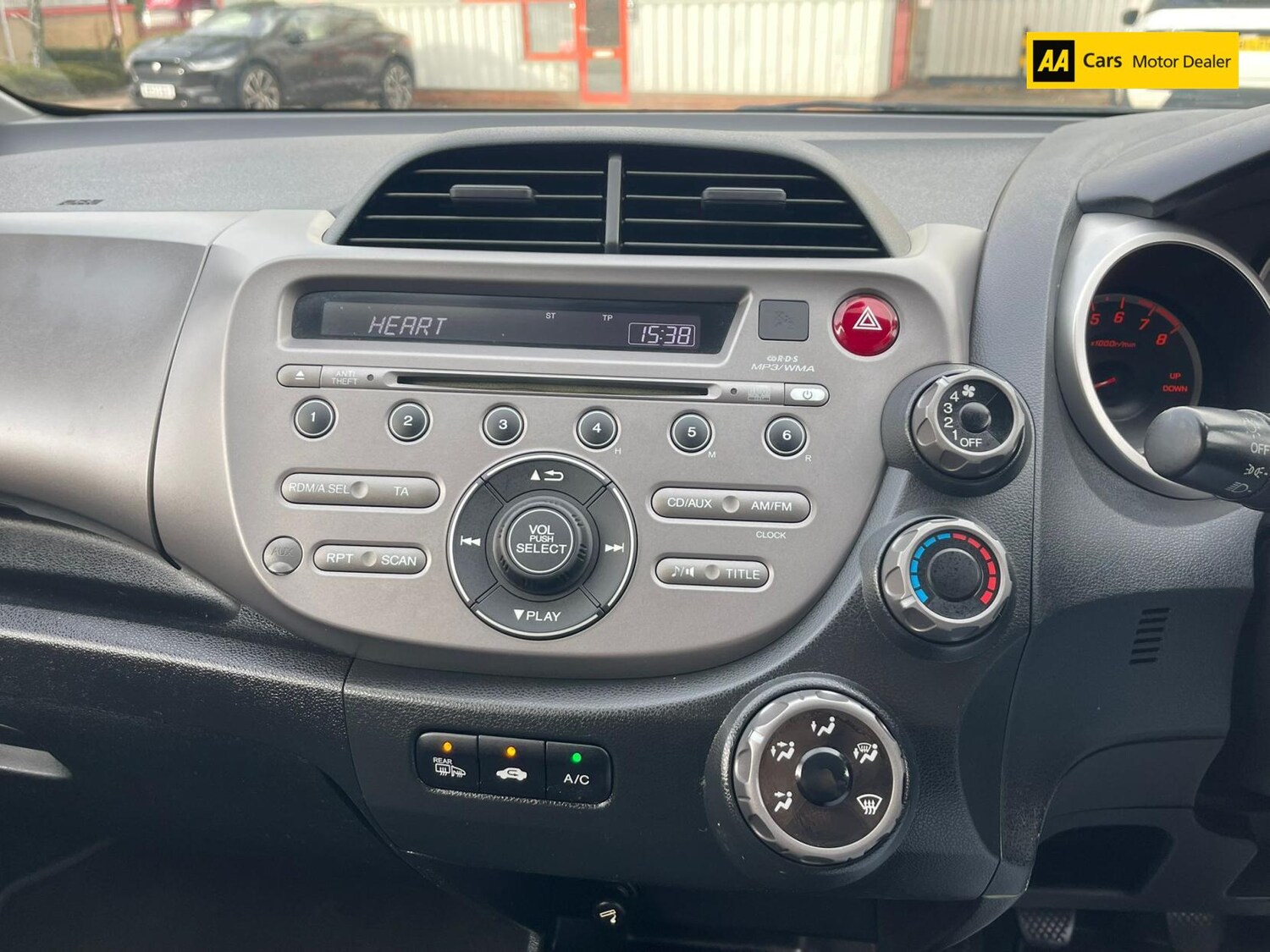 Used Honda Jazz 2011 for sale - 76325870: Photo 16