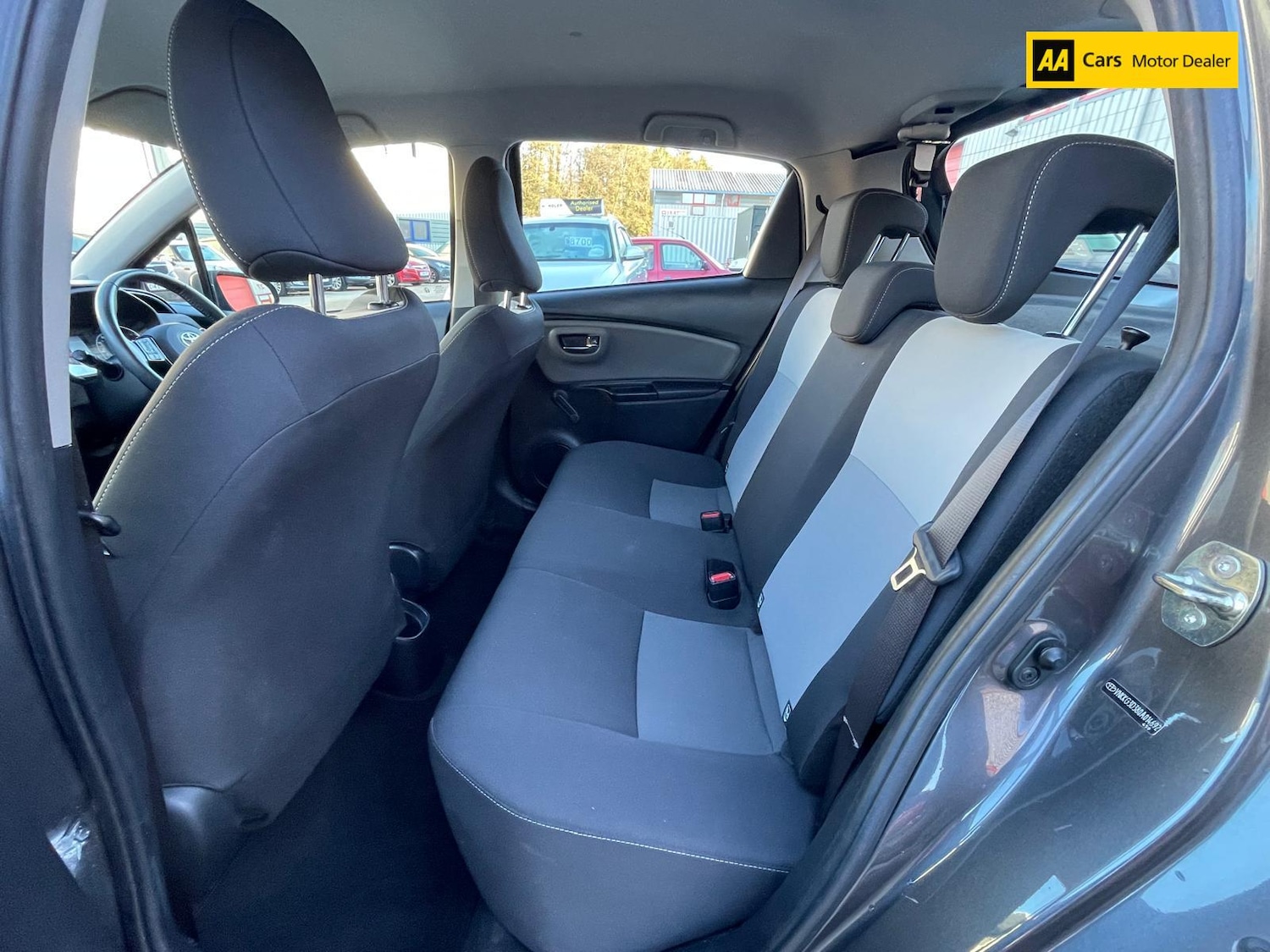 Used Toyota Yaris 2017 for sale - 77055750: Photo 12