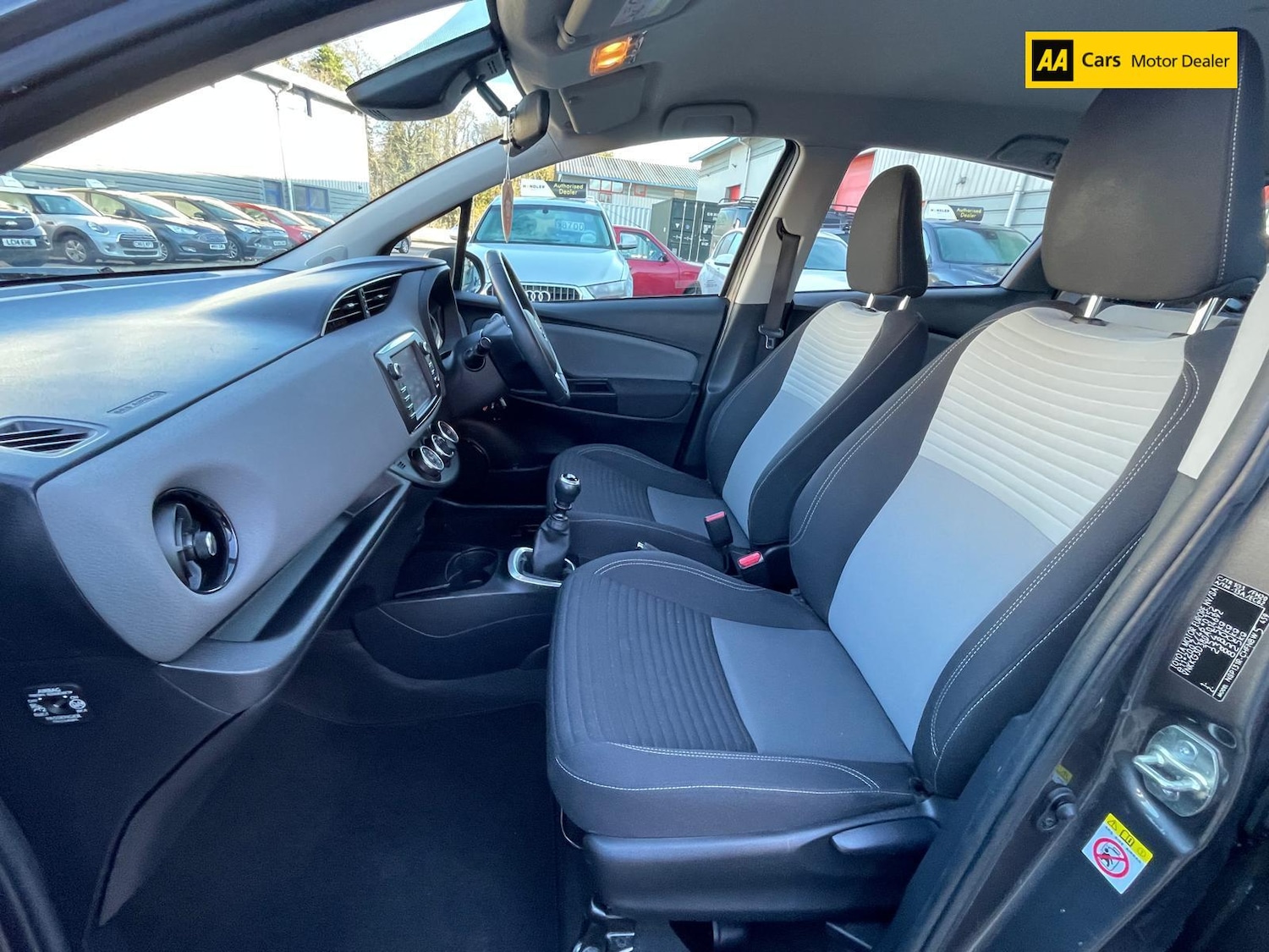 Used Toyota Yaris 2017 for sale - 77055750: Photo 13