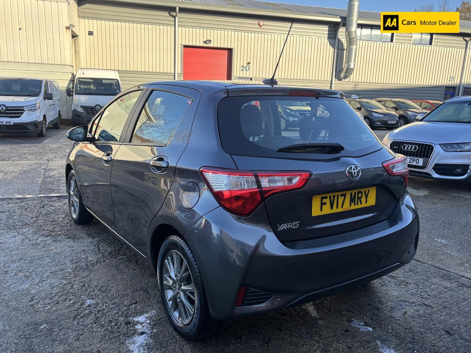 Used Toyota Yaris 2017 for sale - 77055750: Photo 5