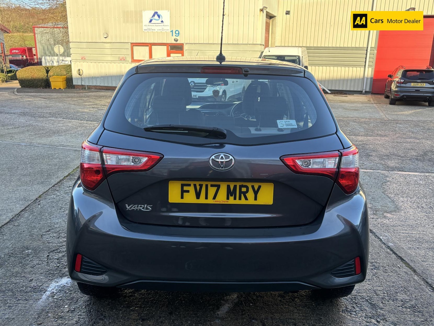 Used Toyota Yaris 2017 for sale - 77055750: Photo 6