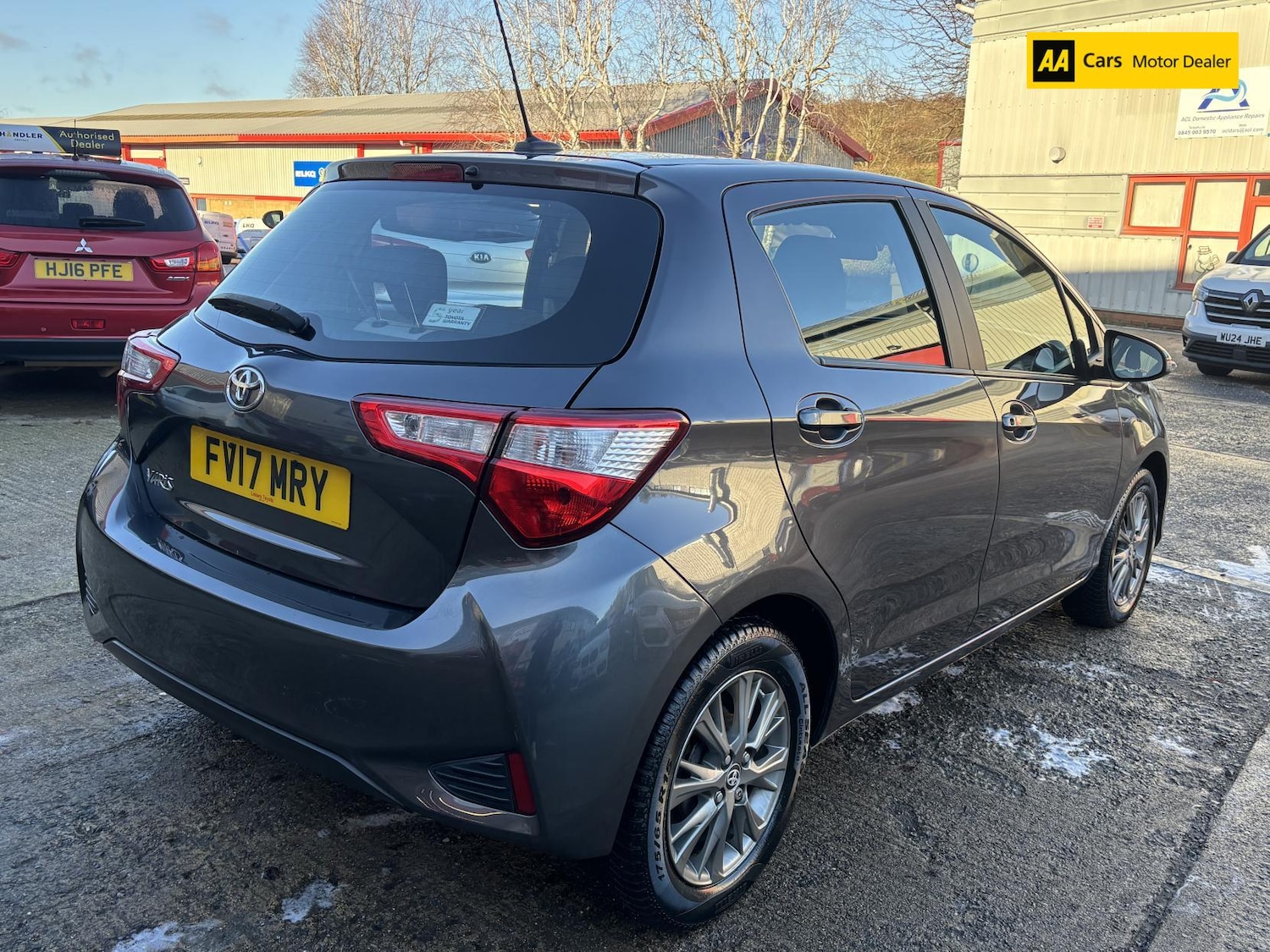 Used Toyota Yaris 2017 for sale - 77055750: Photo 7