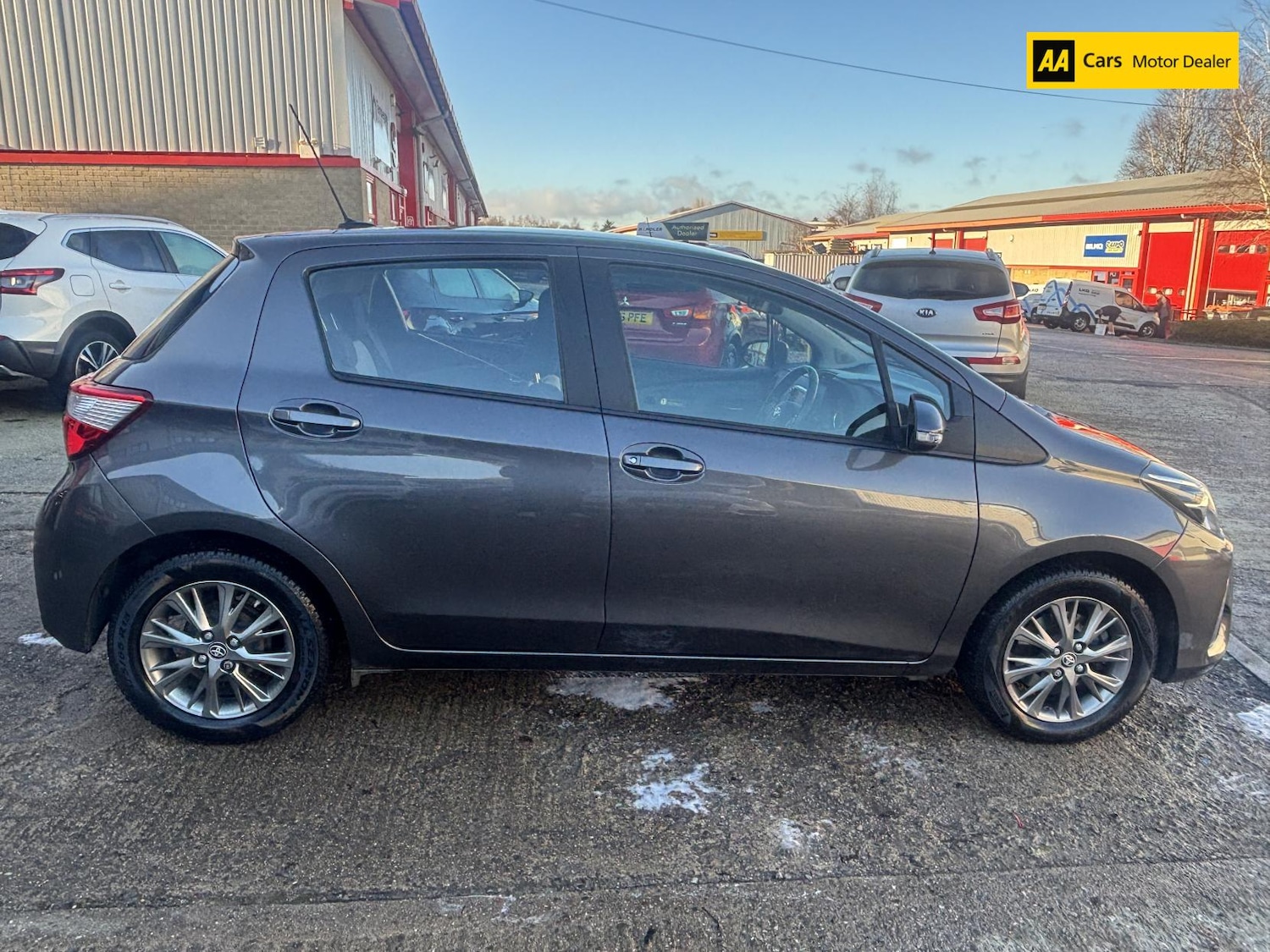 Used Toyota Yaris 2017 for sale - 77055750: Photo 8