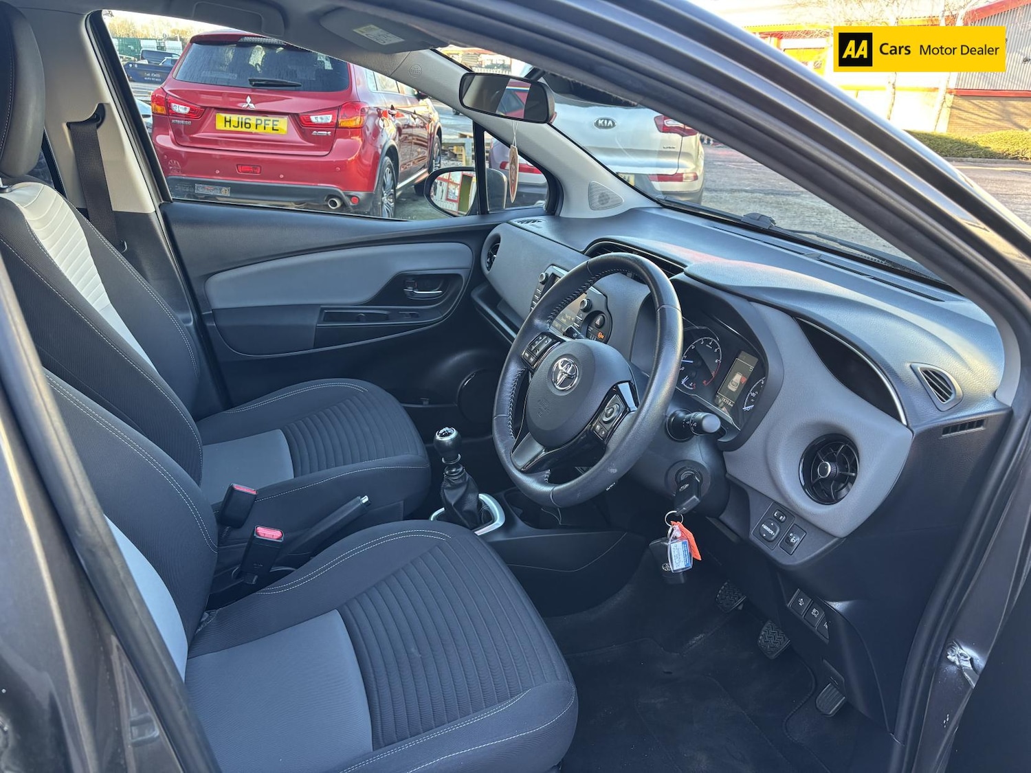 Used Toyota Yaris 2017 for sale - 77055750: Photo 9