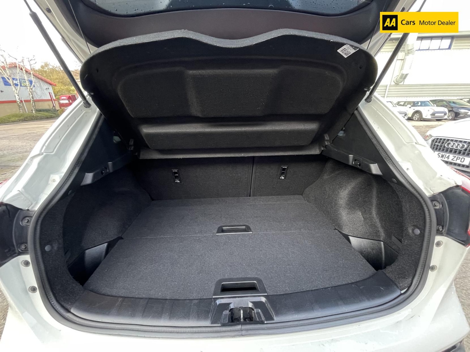 Used Nissan Qashqai 2017 for sale - 76709832: Photo 24