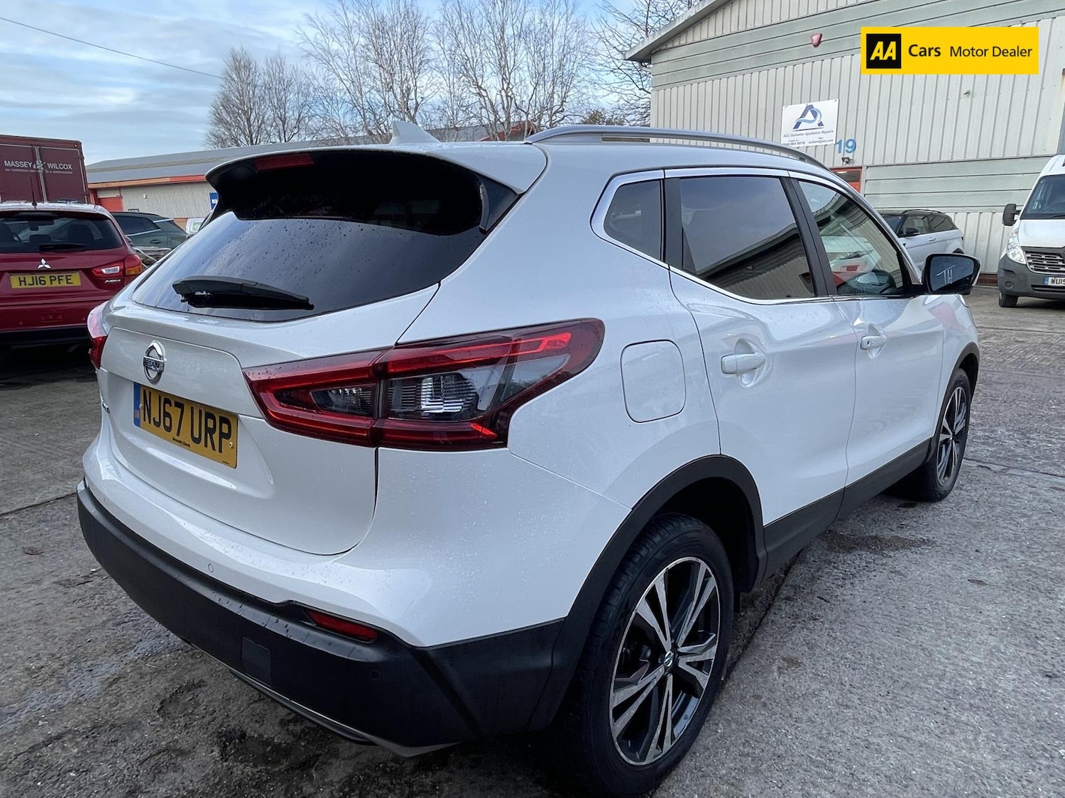 Used Nissan Qashqai 2017 for sale - 76709832: Photo 7