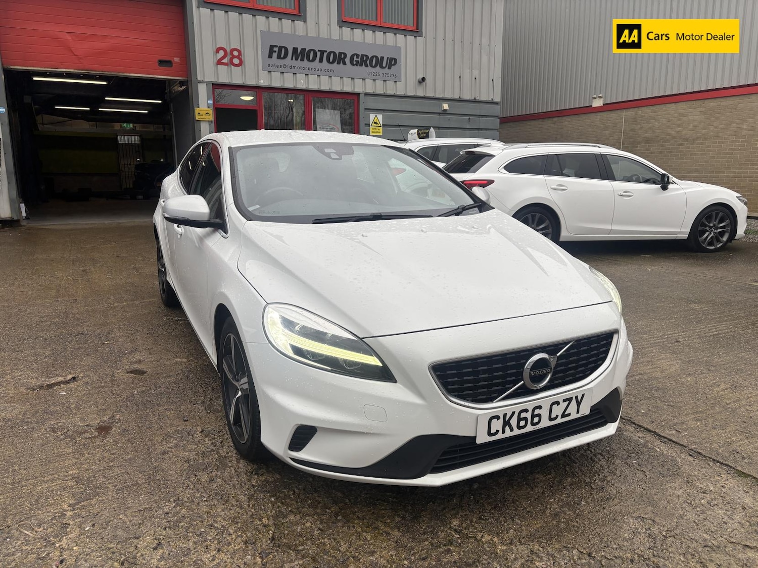 Used Volvo V40 2016 for sale - 77903515: Photo 1