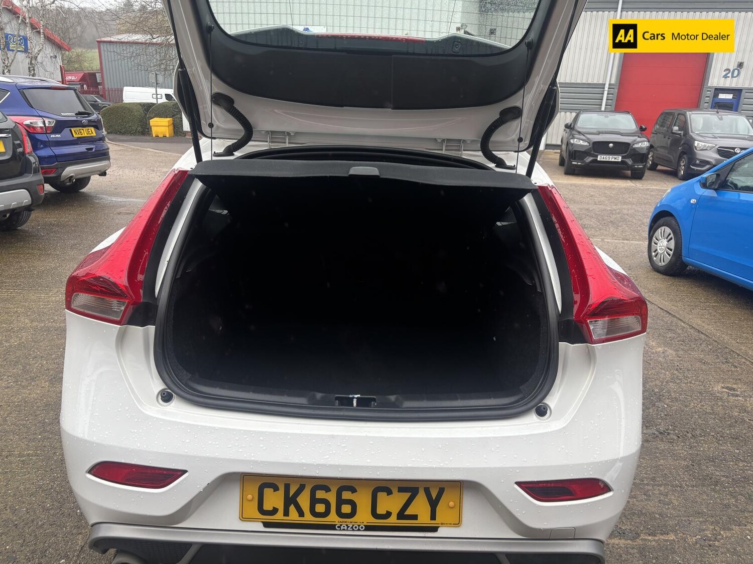 Used Volvo V40 2016 for sale - 77903515: Photo 11