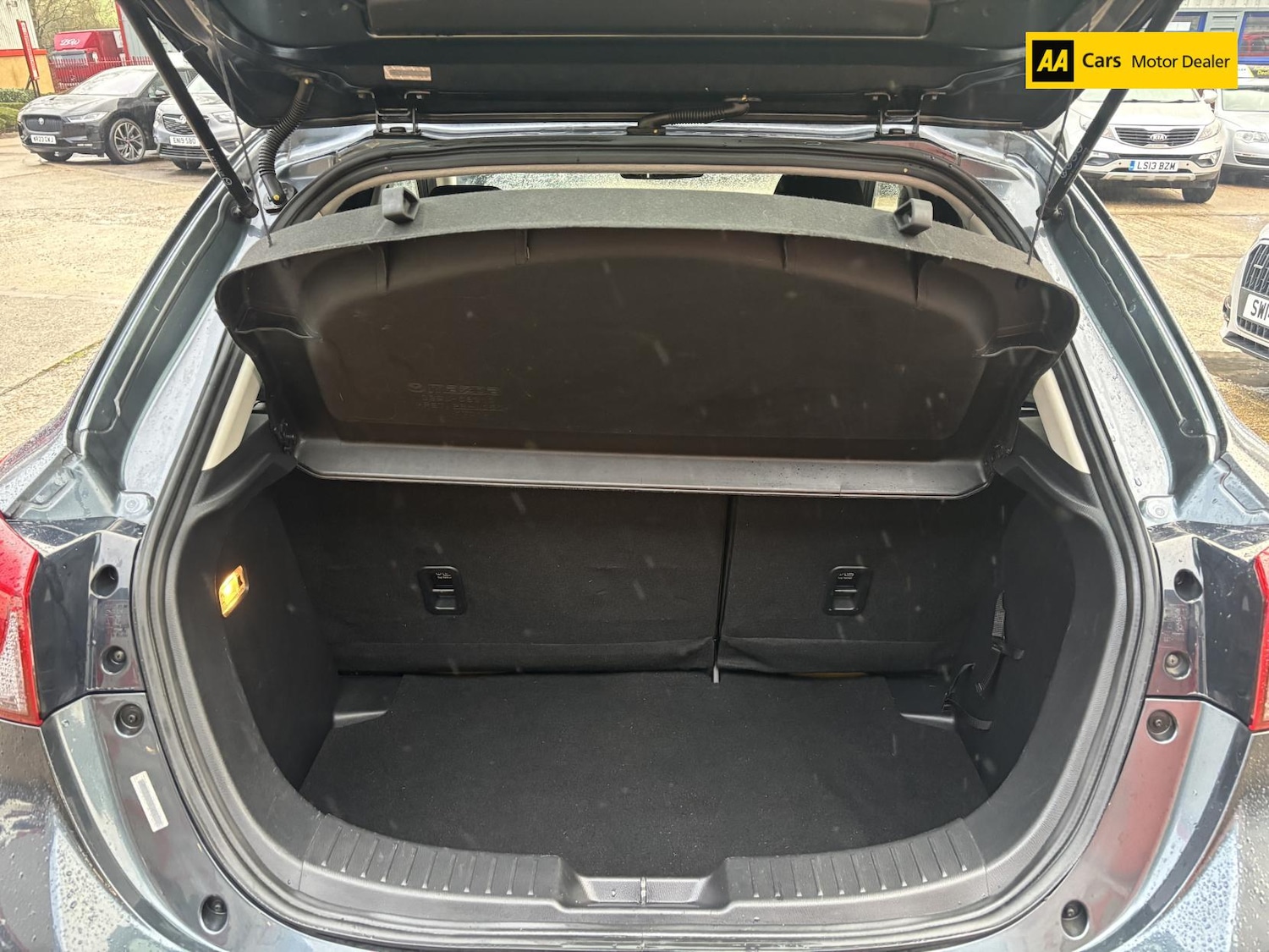 Used Mazda Mazda2 2016 for sale - 77053798: Photo 11