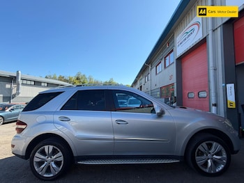 Used Mercedes-Benz M Class 2009 for sale - 78370748: Photo