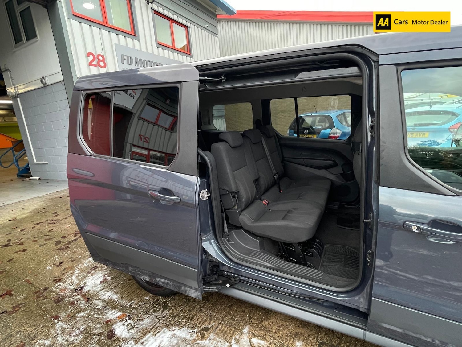 Used Ford Grand Tourneo Connect 2014 for sale - 76521255: Photo 10