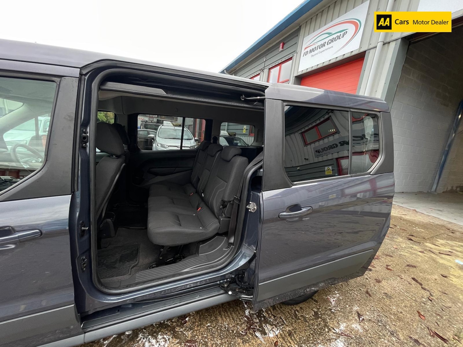 Used Ford Grand Tourneo Connect 2014 for sale - 76521255: Photo 12