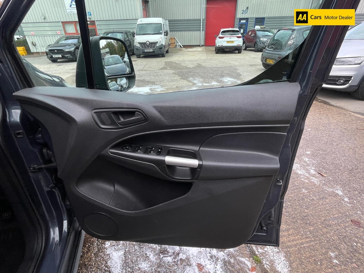 Used Ford Grand Tourneo Connect 2014 for sale - 76521255: Photo 27