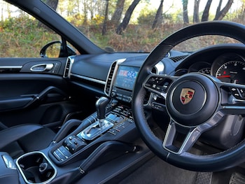 Used Porsche Cayenne 2018 for sale - 77230234: Photo