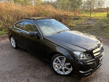 Used Mercedes-Benz C Class 2015 for sale - 77157590: Photo