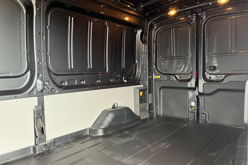 Used Ford E-Transit 2025 for sale - 76344445: Photo 5