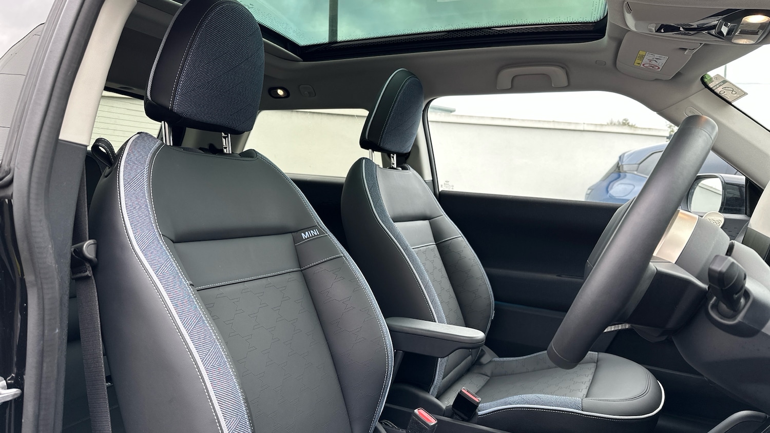 Used MINI Cooper 2024 for sale - 76692663: Photo 11