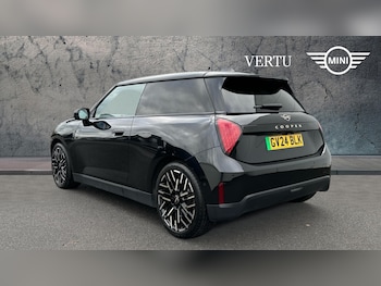 Used MINI Cooper 2024 for sale - 76692663: Photo