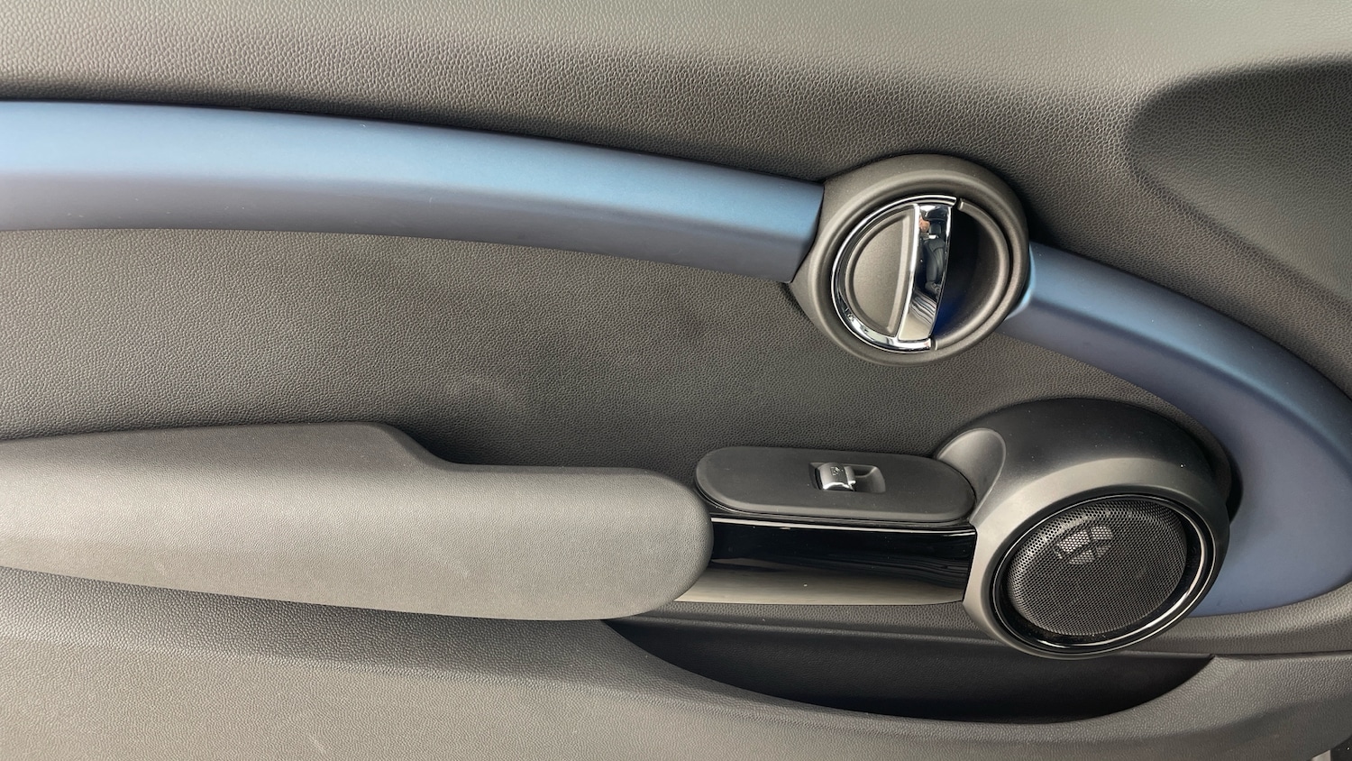 Used MINI Convertible 2020 for sale - 77103962: Photo 27