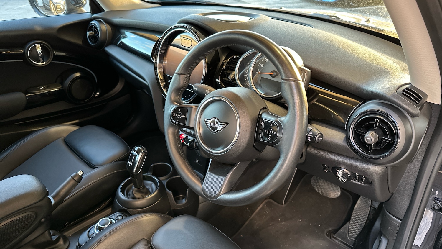 Used MINI Hatch 2022 for sale - 77195668: Photo 6