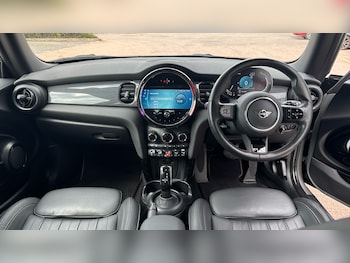 Used MINI Hatch 2024 for sale - 78571159: Photo