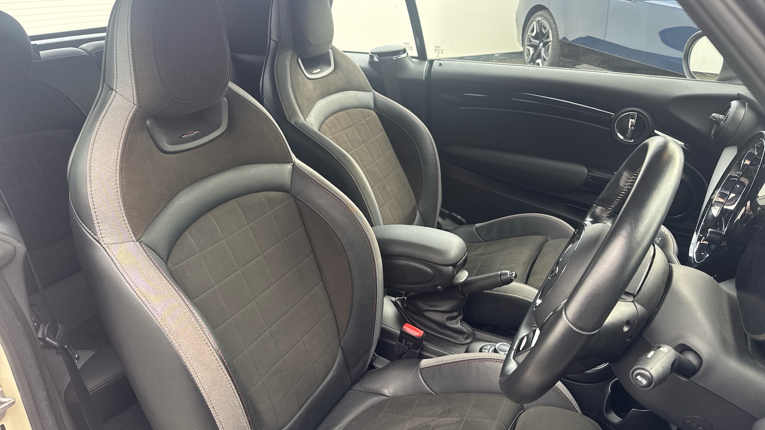 Used MINI Convertible 2021 for sale - 76682287: Photo 11