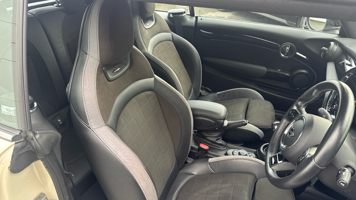 Used MINI Convertible 2021 for sale - 76682287: Photo 32