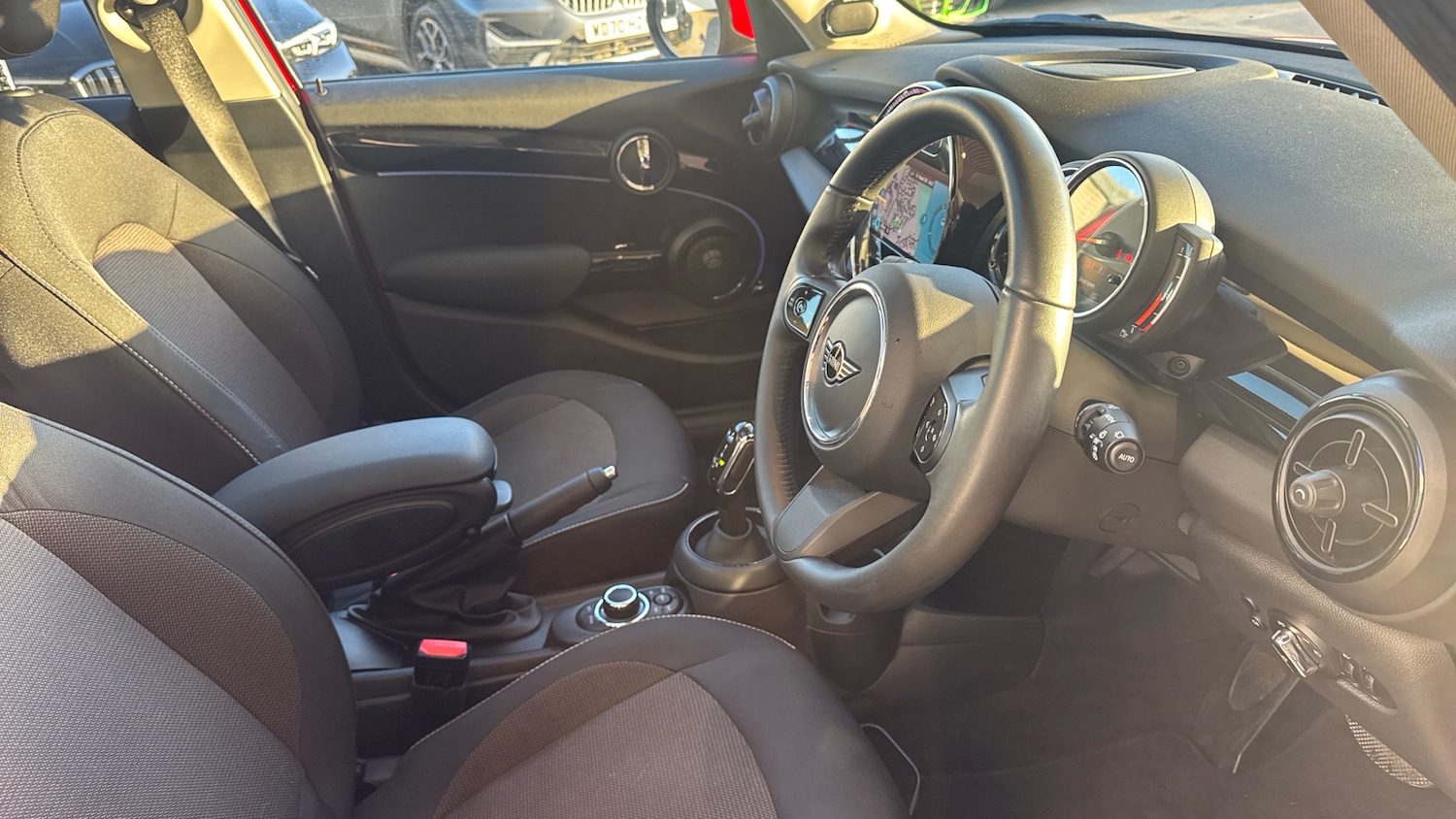 Used MINI Hatch 2022 for sale - 77323799: Photo 6