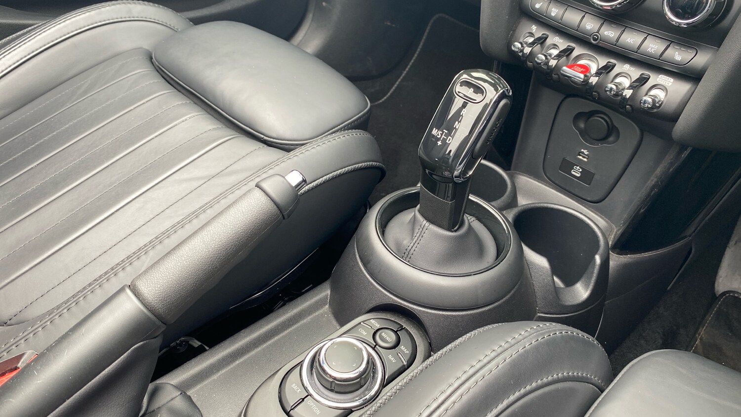 Used MINI Convertible 2022 for sale - 76230800: Photo 10