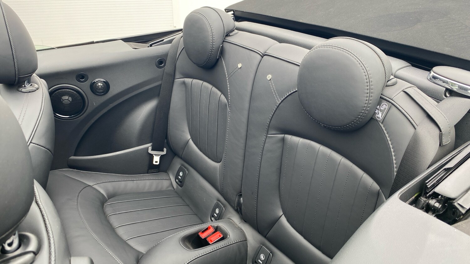 Used MINI Convertible 2022 for sale - 76230800: Photo 12