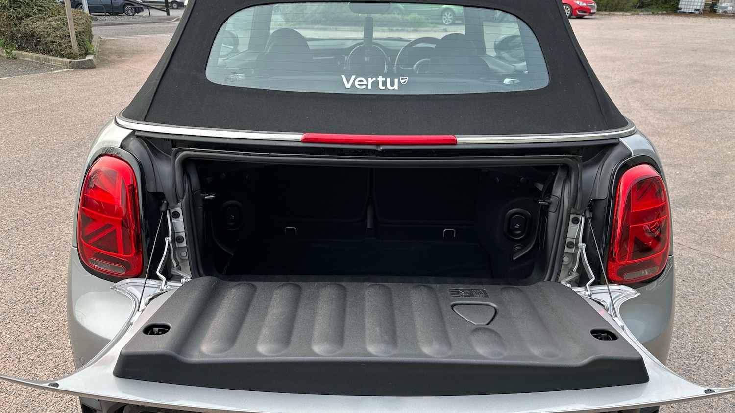 Used MINI Convertible 2023 for sale - 77998228: Photo 13