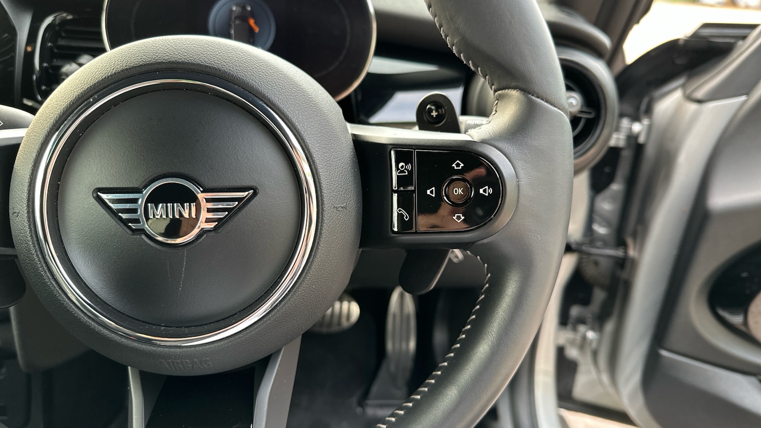 Used MINI Convertible 2023 for sale - 77998228: Photo 18