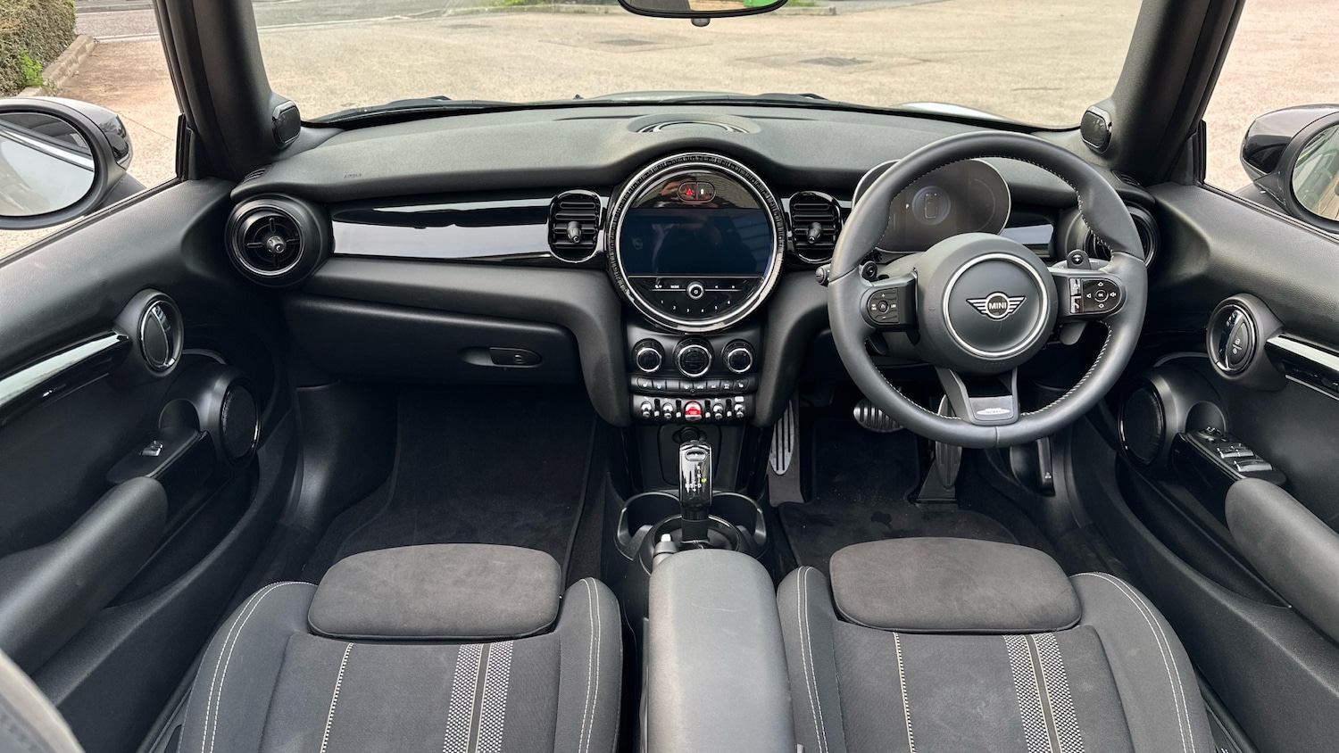 Used MINI Convertible 2023 for sale - 77998228: Photo 4