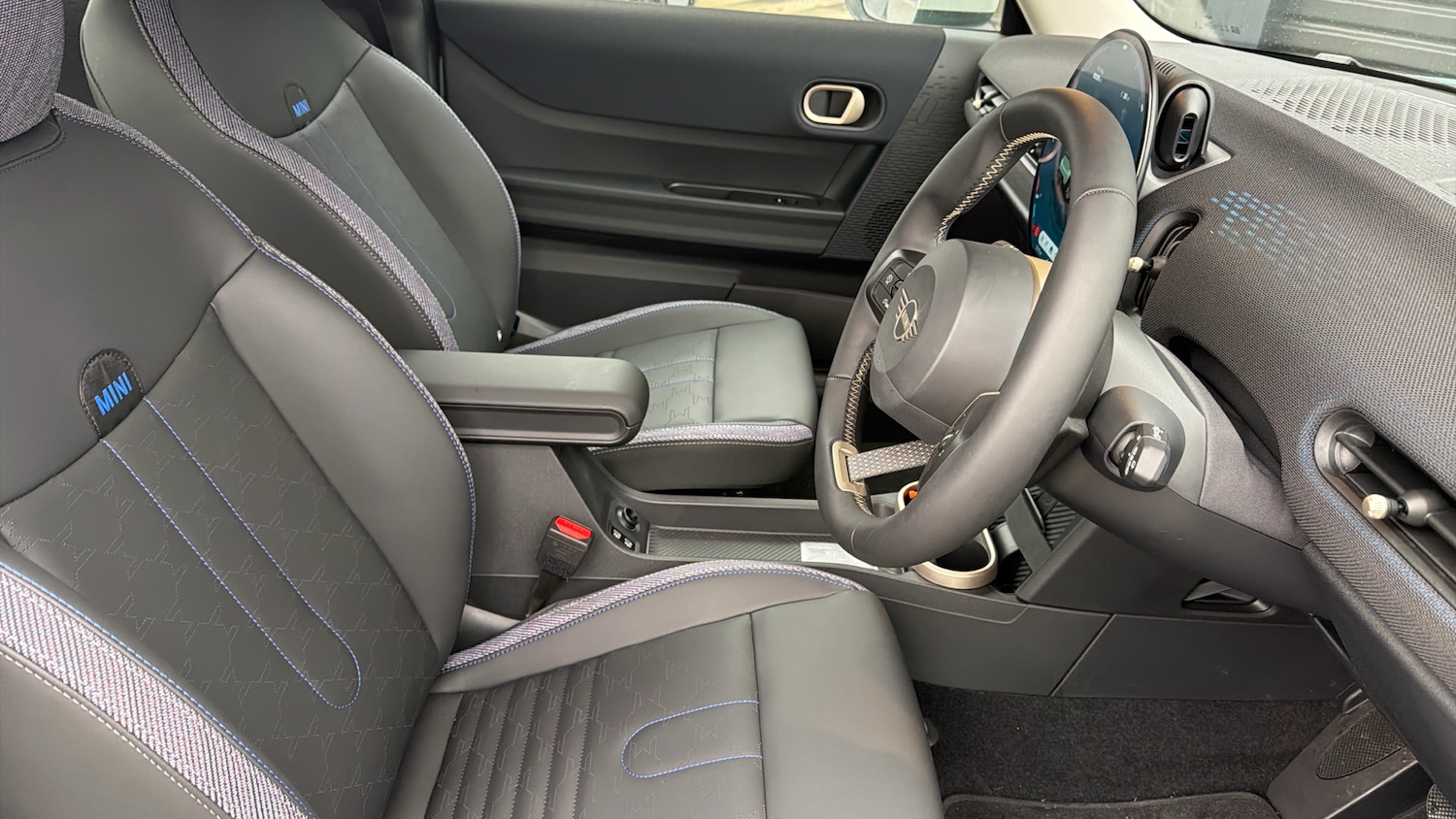 Used MINI Cooper 2025 for sale - 77528058: Photo 11