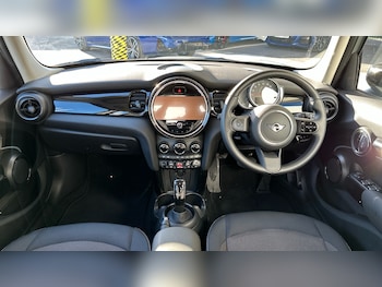 Used MINI Hatch 2022 for sale - 77170301: Photo