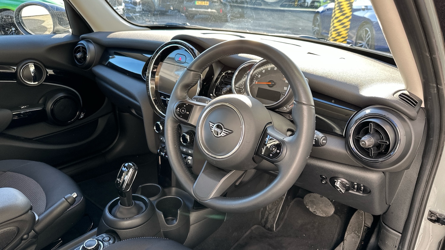 Used MINI Hatch 2022 for sale - 77170301: Photo 6