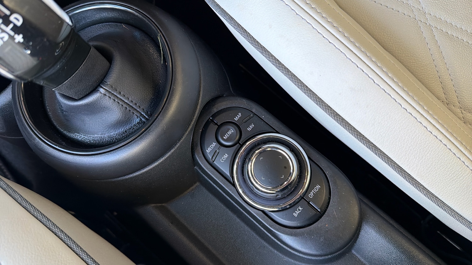 Used MINI Convertible 2023 for sale - 77247766: Photo 19